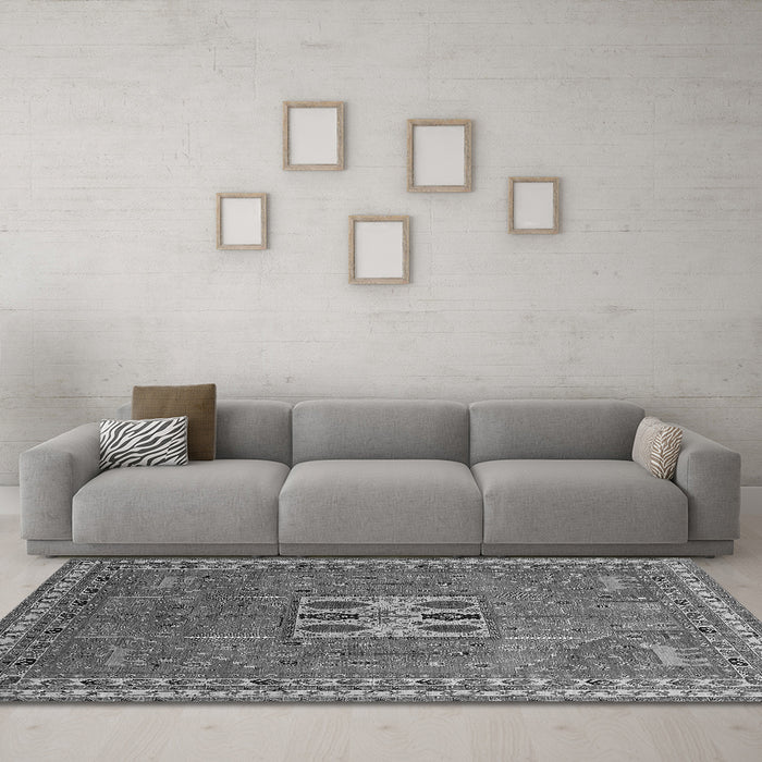 Machine Washable Oriental Gray Industrial Rug in a Living Room,, wshurb2271gry
