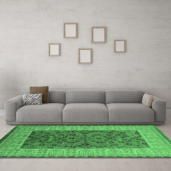 Machine Washable Oriental Emerald Green Industrial Area Rugs in a Living Room,, wshurb2276emgrn