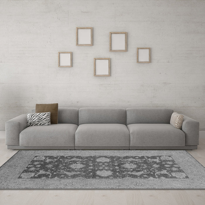 Machine Washable Oriental Gray Industrial Rug in a Living Room,, wshurb2277gry