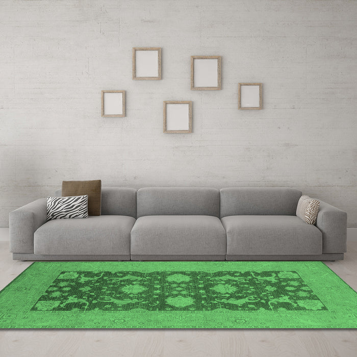 Machine Washable Oriental Emerald Green Industrial Area Rugs in a Living Room,, wshurb2277emgrn