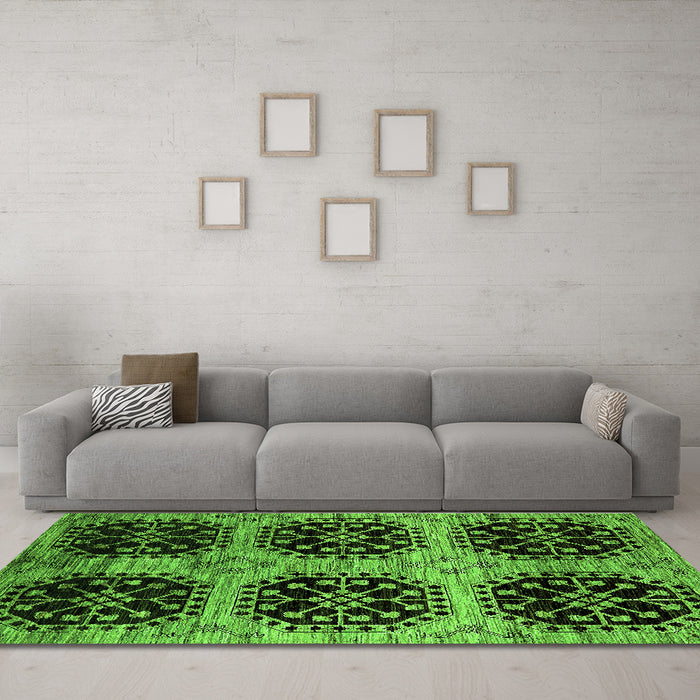 Machine Washable Oriental Green Industrial Area Rugs in a Living Room,, wshurb2279grn