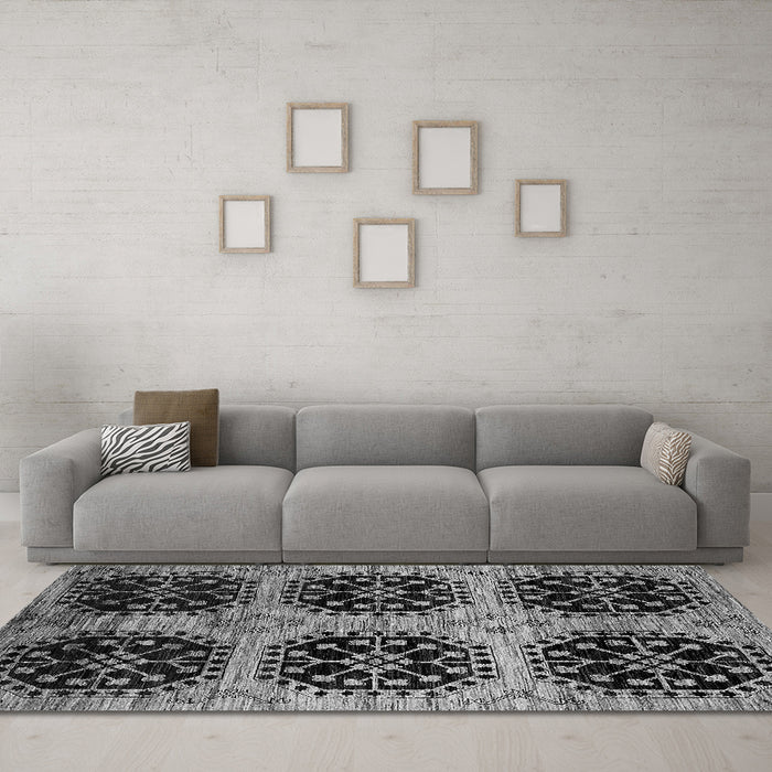 Machine Washable Oriental Gray Industrial Rug in a Living Room,, wshurb2279gry