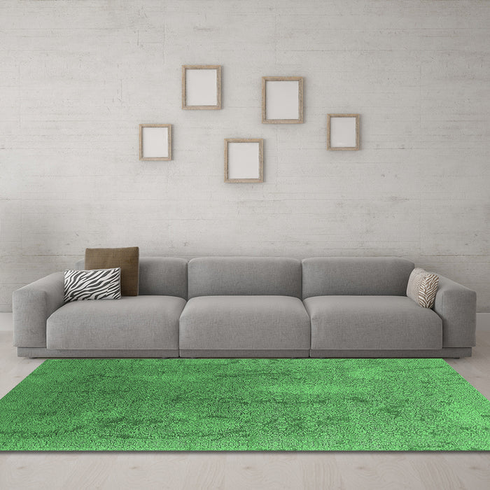 Machine Washable Oriental Emerald Green Industrial Area Rugs in a Living Room,, wshurb2284emgrn