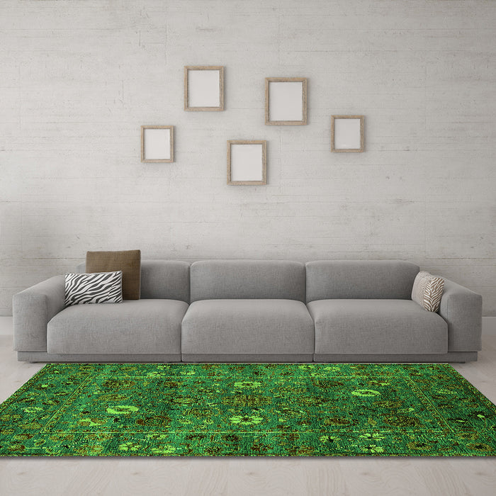 Machine Washable Oriental Green Traditional Area Rugs in a Living Room,, wshurb2285grn
