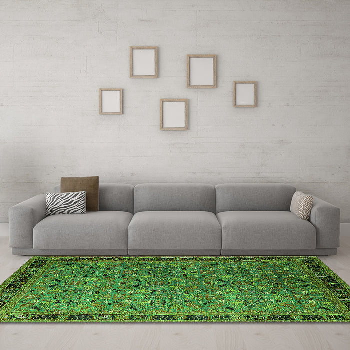 Machine Washable Oriental Green Traditional Area Rugs in a Living Room,, wshurb2286grn
