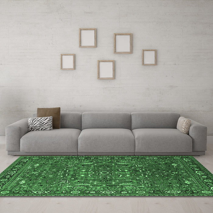 Machine Washable Oriental Emerald Green Traditional Area Rugs in a Living Room,, wshurb2287emgrn
