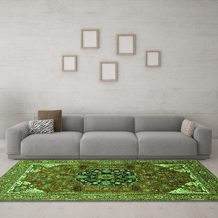 Machine Washable Persian Green Traditional Area Rugs in a Living Room,, wshurb2290grn