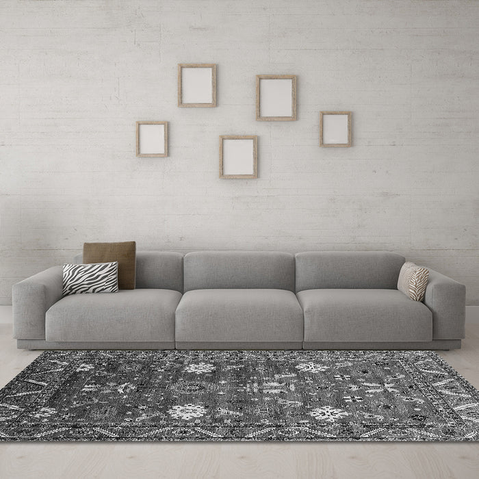 Machine Washable Oriental Gray Traditional Rug in a Living Room,, wshurb2293gry