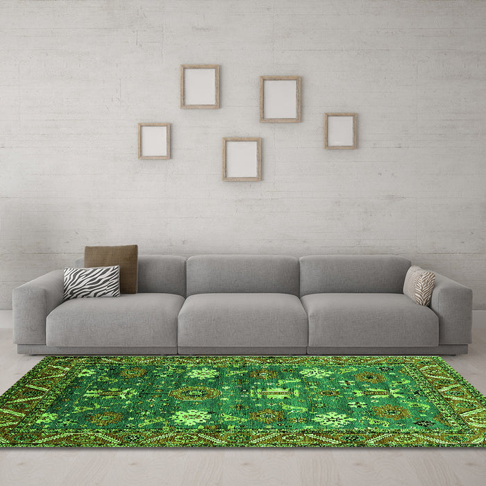 Machine Washable Oriental Green Traditional Area Rugs in a Living Room,, wshurb2293grn