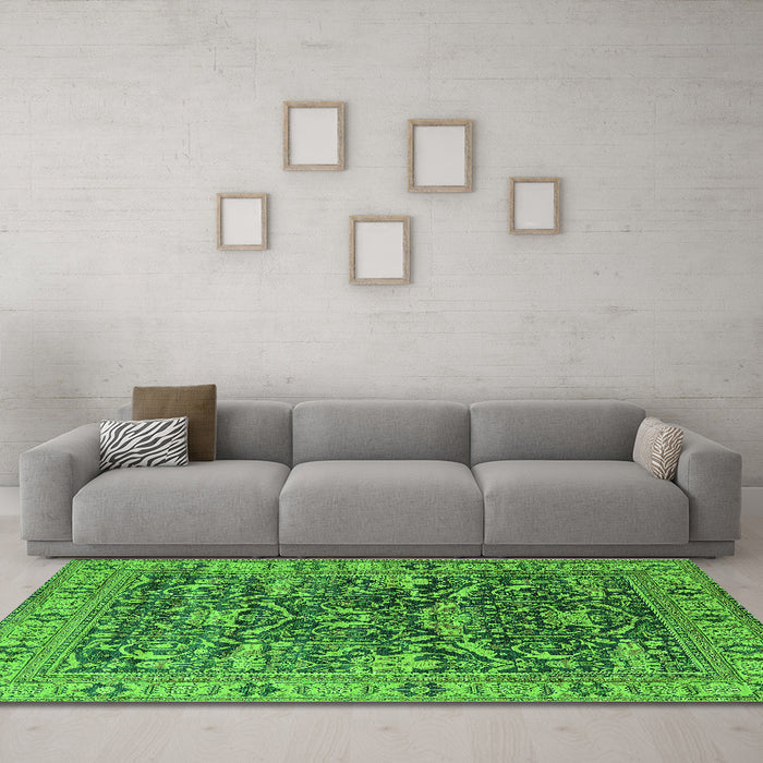 Machine Washable Oriental Green Traditional Area Rugs in a Living Room,, wshurb2299grn