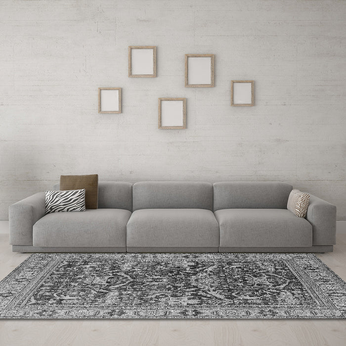 Machine Washable Oriental Gray Traditional Rug in a Living Room,, wshurb2299gry