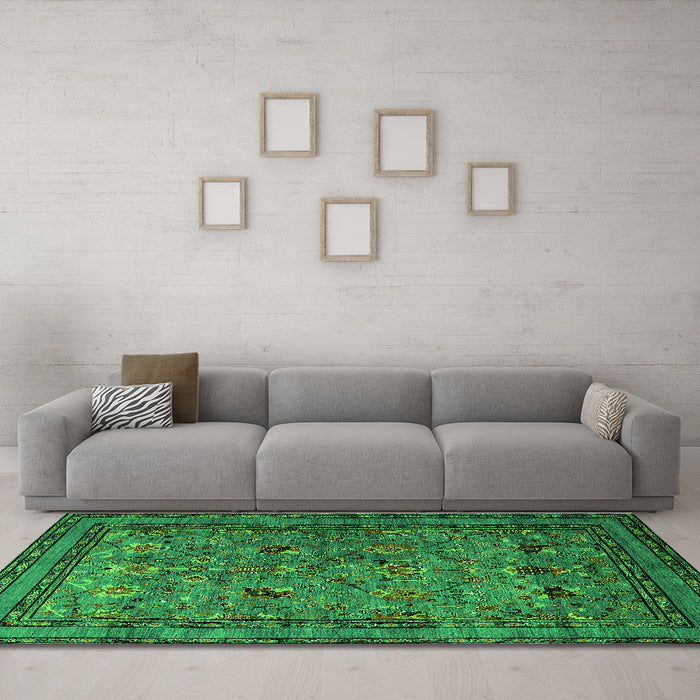Machine Washable Oriental Green Traditional Area Rugs in a Living Room,, wshurb2302grn