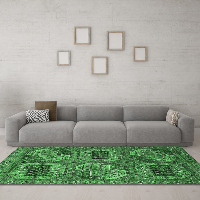 Machine Washable Oriental Emerald Green Industrial Area Rugs in a Living Room,, wshurb2307emgrn