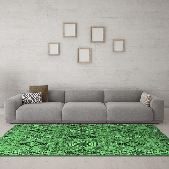 Machine Washable Oriental Emerald Green Industrial Area Rugs in a Living Room,, wshurb2312emgrn