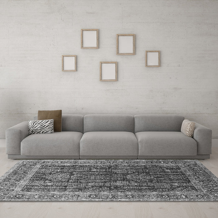 Machine Washable Oriental Gray Industrial Rug in a Living Room,, wshurb2316gry