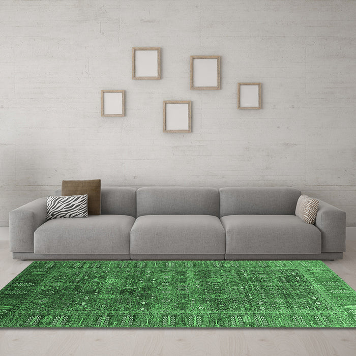 Machine Washable Oriental Emerald Green Industrial Area Rugs in a Living Room,, wshurb2321emgrn
