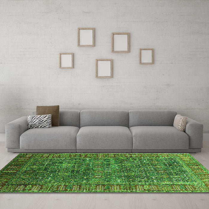Machine Washable Oriental Green Industrial Area Rugs in a Living Room,, wshurb2321grn