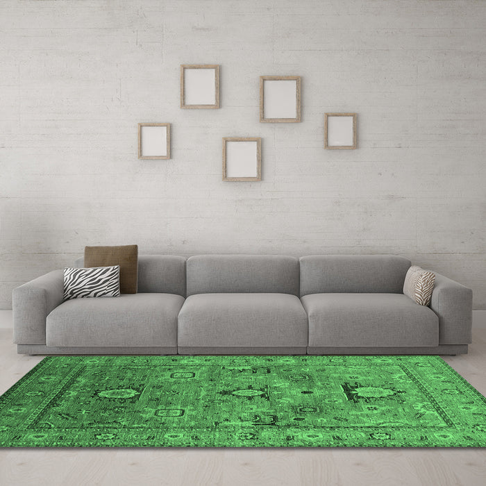 Machine Washable Oriental Emerald Green Industrial Area Rugs in a Living Room,, wshurb2325emgrn