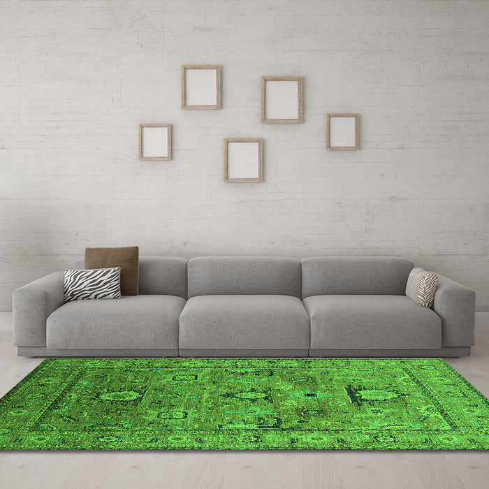 Machine Washable Oriental Green Industrial Area Rugs in a Living Room,, wshurb2325grn