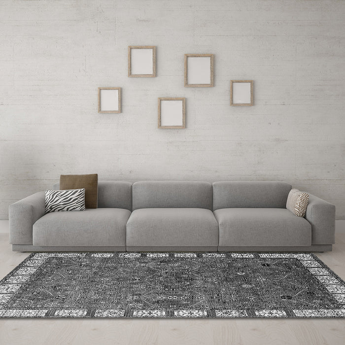 Machine Washable Oriental Gray Industrial Rug in a Living Room,, wshurb2331gry