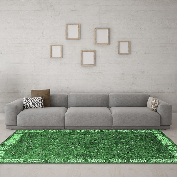 Machine Washable Oriental Emerald Green Industrial Area Rugs in a Living Room,, wshurb2331emgrn
