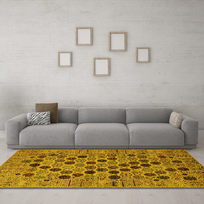 Machine Washable Oriental Yellow Industrial Rug in a Living Room, wshurb2332yw