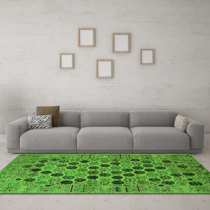 Machine Washable Oriental Green Industrial Area Rugs in a Living Room,, wshurb2332grn