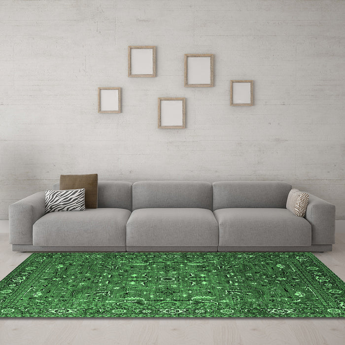 Machine Washable Oriental Emerald Green Traditional Area Rugs in a Living Room,, wshurb2333emgrn