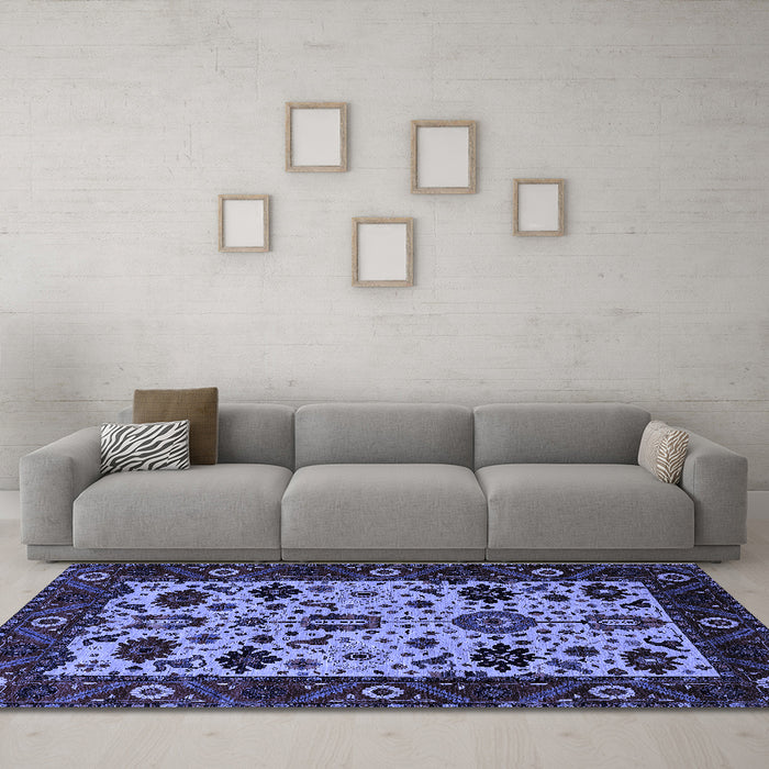 Machine Washable Oriental Blue Traditional Rug in a Living Room, wshurb2334blu