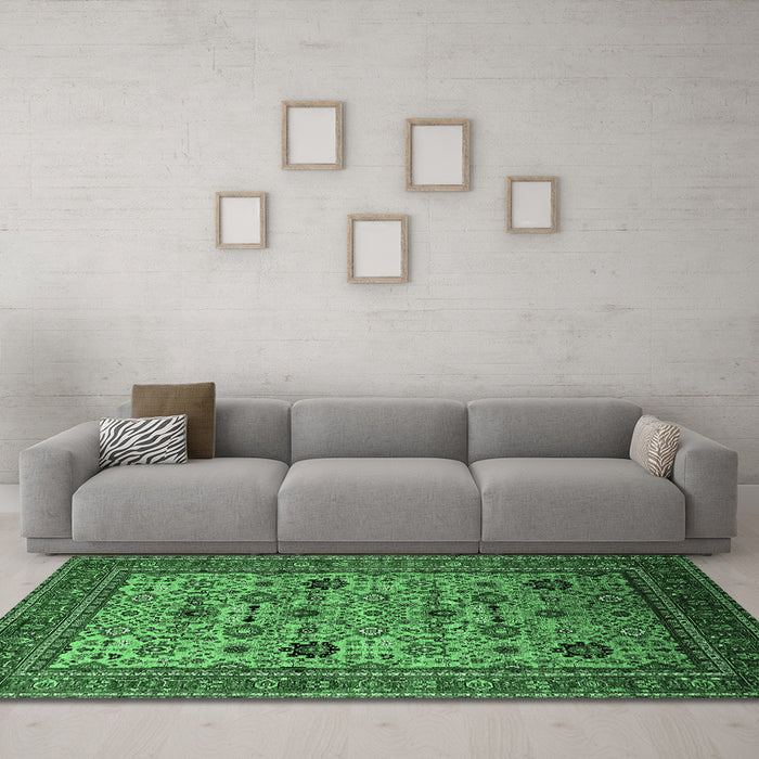 Machine Washable Oriental Emerald Green Industrial Area Rugs in a Living Room,, wshurb2335emgrn
