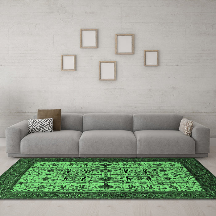 Machine Washable Oriental Emerald Green Traditional Area Rugs in a Living Room,, wshurb2338emgrn