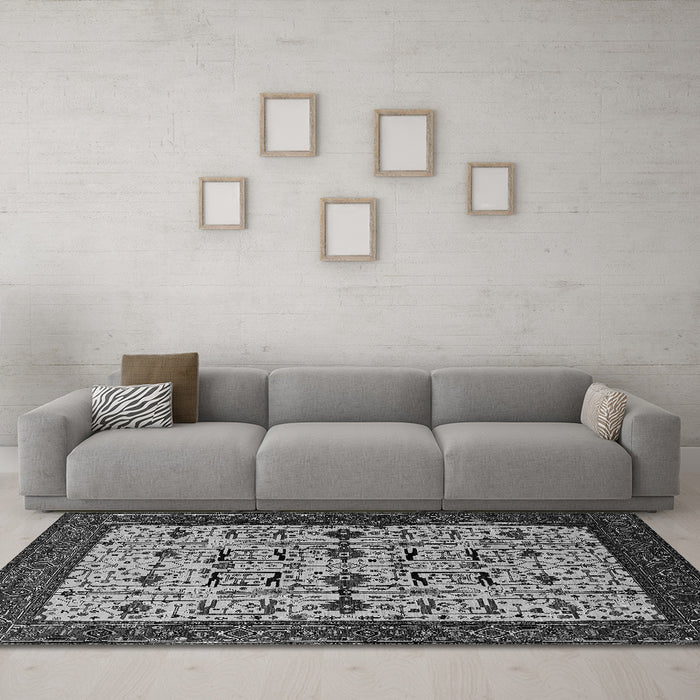Machine Washable Oriental Gray Traditional Rug in a Living Room,, wshurb2338gry