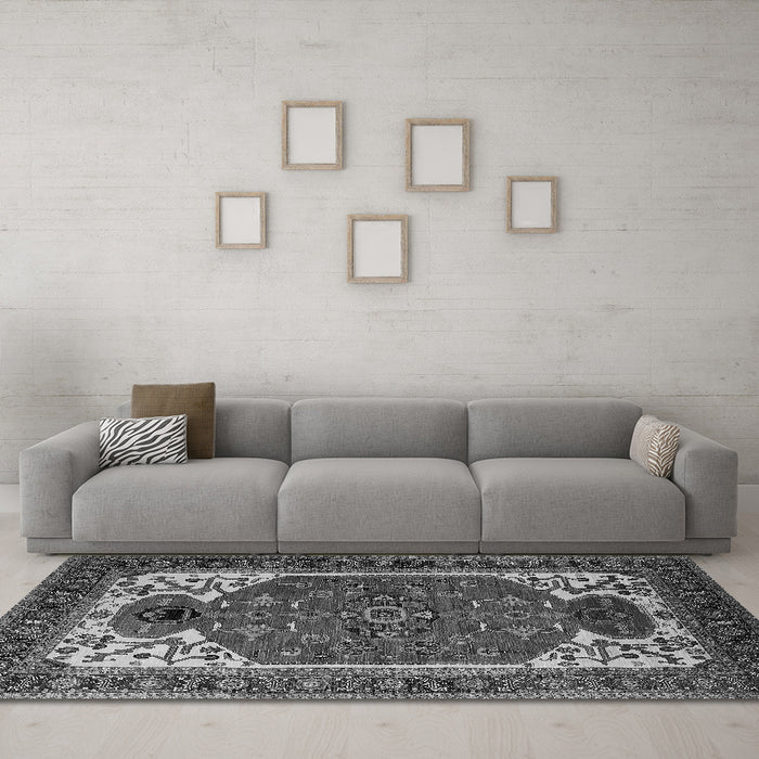 Machine Washable Persian Gray Traditional Rug in a Living Room,, wshurb2339gry