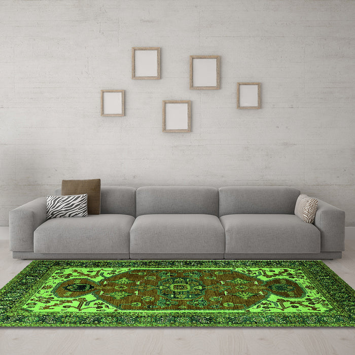 Machine Washable Persian Green Traditional Area Rugs in a Living Room,, wshurb2339grn