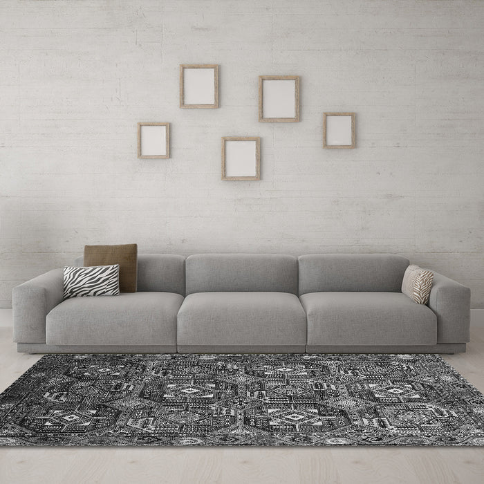 Machine Washable Oriental Gray Industrial Rug in a Living Room,, wshurb2341gry
