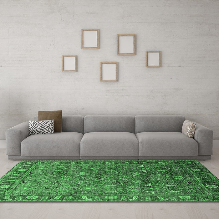 Machine Washable Oriental Emerald Green Traditional Area Rugs in a Living Room,, wshurb2345emgrn