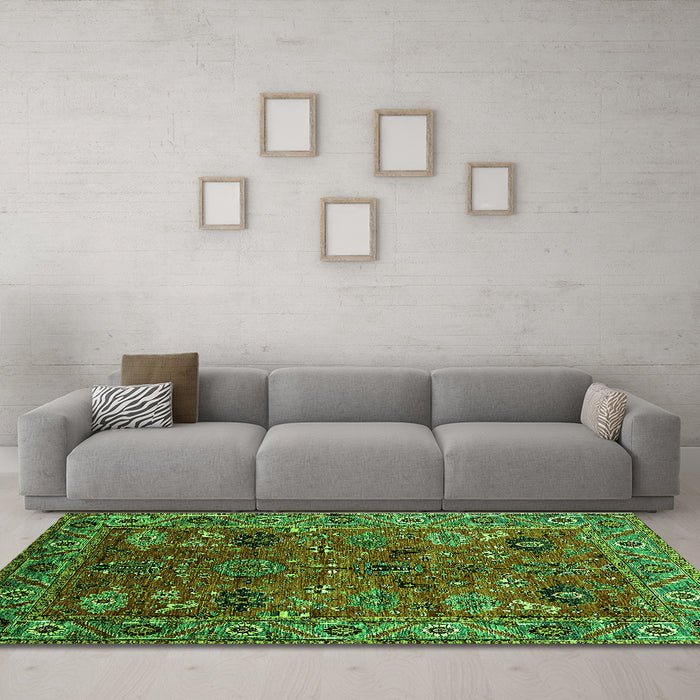 Machine Washable Oriental Green Traditional Area Rugs in a Living Room,, wshurb2346grn