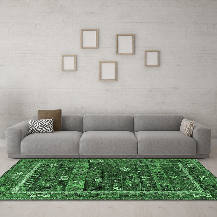 Machine Washable Oriental Emerald Green Industrial Area Rugs in a Living Room,, wshurb2348emgrn