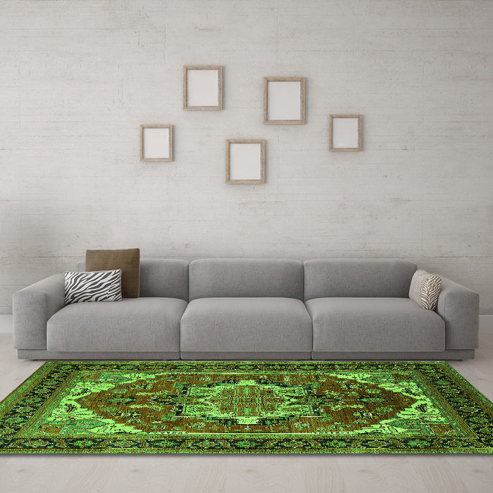 Machine Washable Persian Green Traditional Area Rugs in a Living Room,, wshurb2355grn