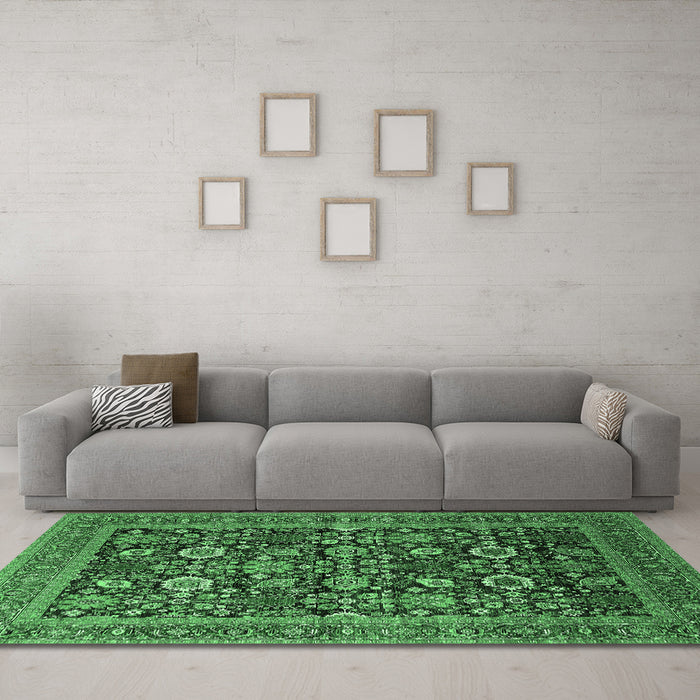 Machine Washable Oriental Emerald Green Traditional Area Rugs in a Living Room,, wshurb2357emgrn