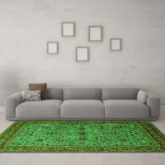 Machine Washable Oriental Green Traditional Area Rugs in a Living Room,, wshurb2358grn