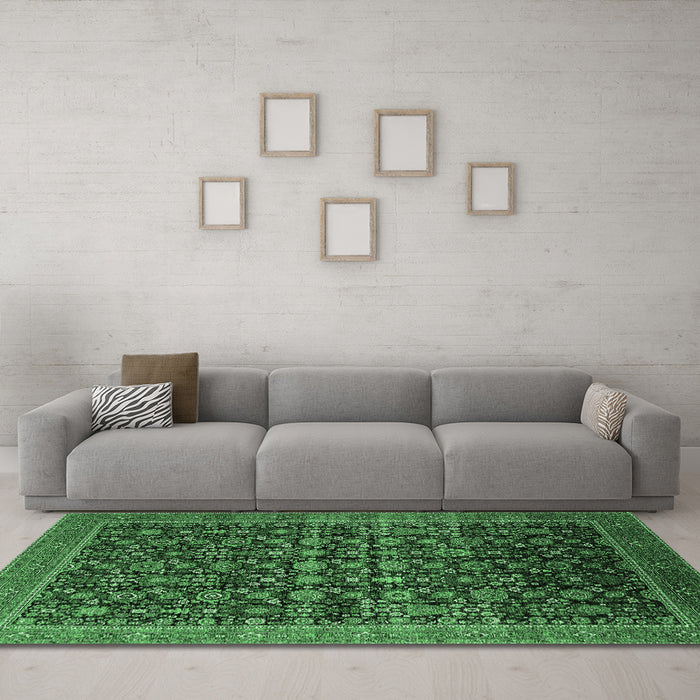 Machine Washable Oriental Emerald Green Traditional Area Rugs in a Living Room,, wshurb2365emgrn