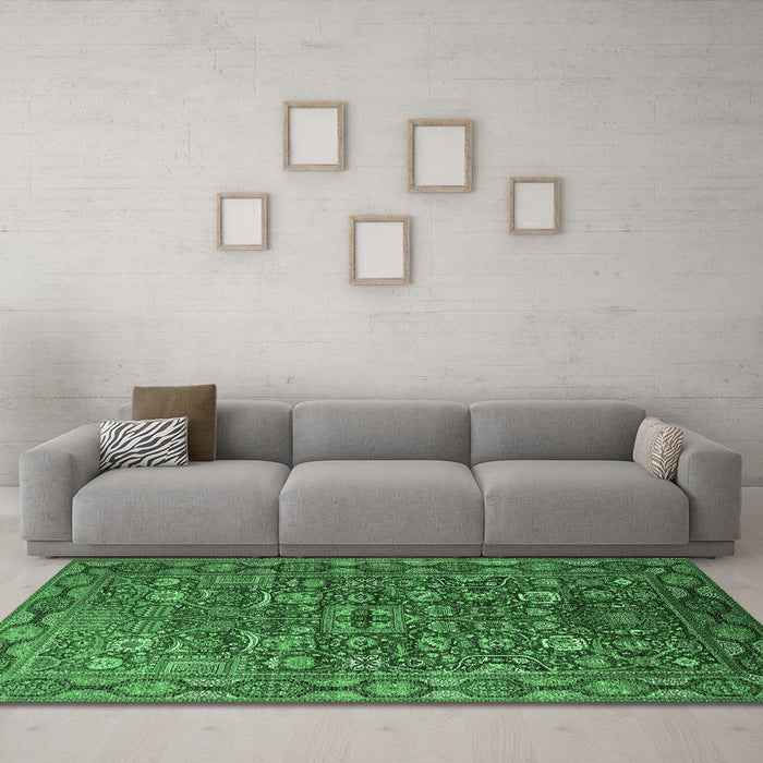 Machine Washable Oriental Emerald Green Traditional Area Rugs in a Living Room,, wshurb2369emgrn