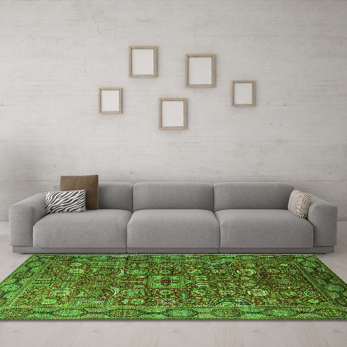 Machine Washable Oriental Green Traditional Area Rugs in a Living Room,, wshurb2369grn