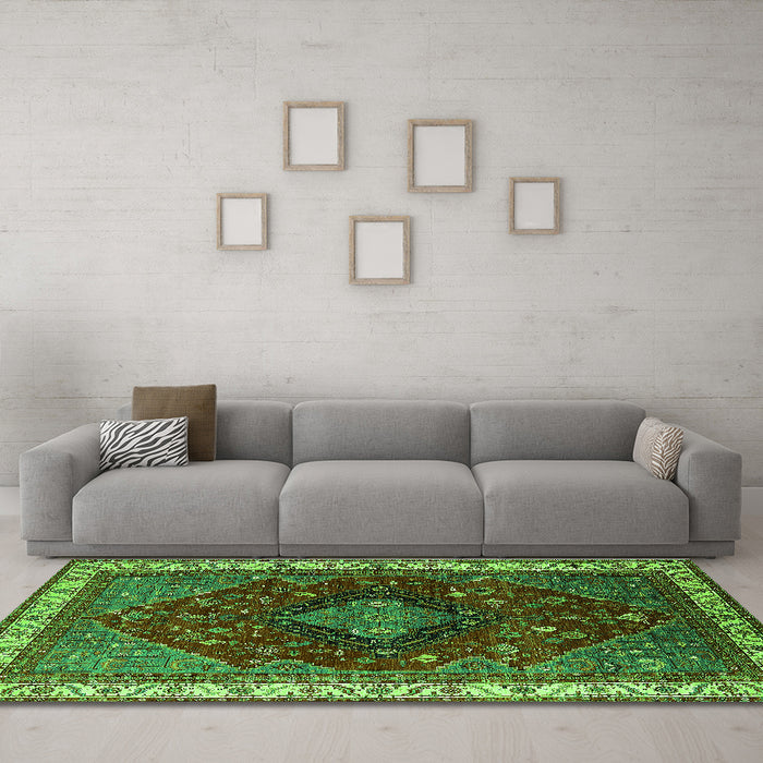 Machine Washable Persian Green Traditional Area Rugs in a Living Room,, wshurb2371grn