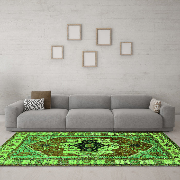 Machine Washable Persian Green Traditional Area Rugs in a Living Room,, wshurb2372grn