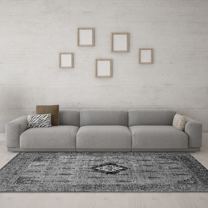 Machine Washable Oriental Gray Industrial Rug in a Living Room,, wshurb2379gry