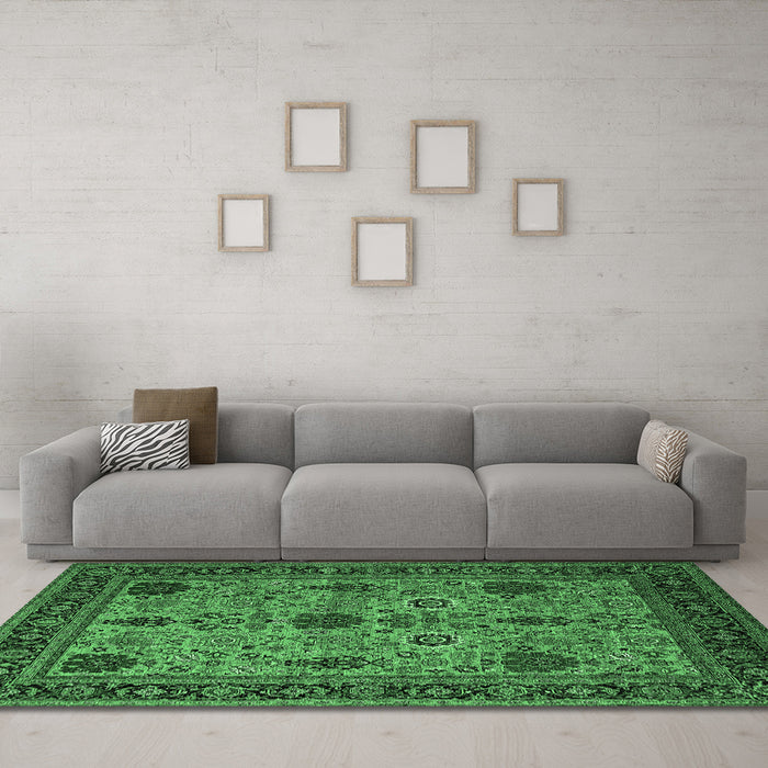 Machine Washable Oriental Emerald Green Industrial Area Rugs in a Living Room,, wshurb2381emgrn