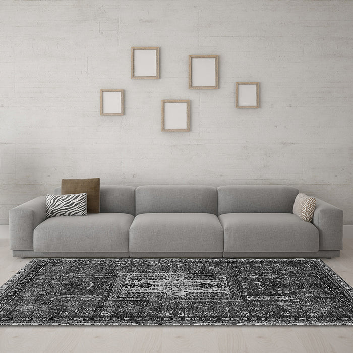 Machine Washable Oriental Gray Industrial Rug in a Living Room,, wshurb2393gry
