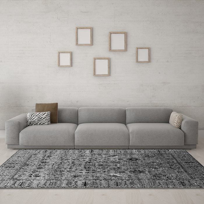 Machine Washable Oriental Gray Industrial Rug in a Living Room,, wshurb2394gry